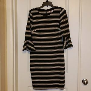 Midi heavy dress w/ 3 quarter ruffled sleeves